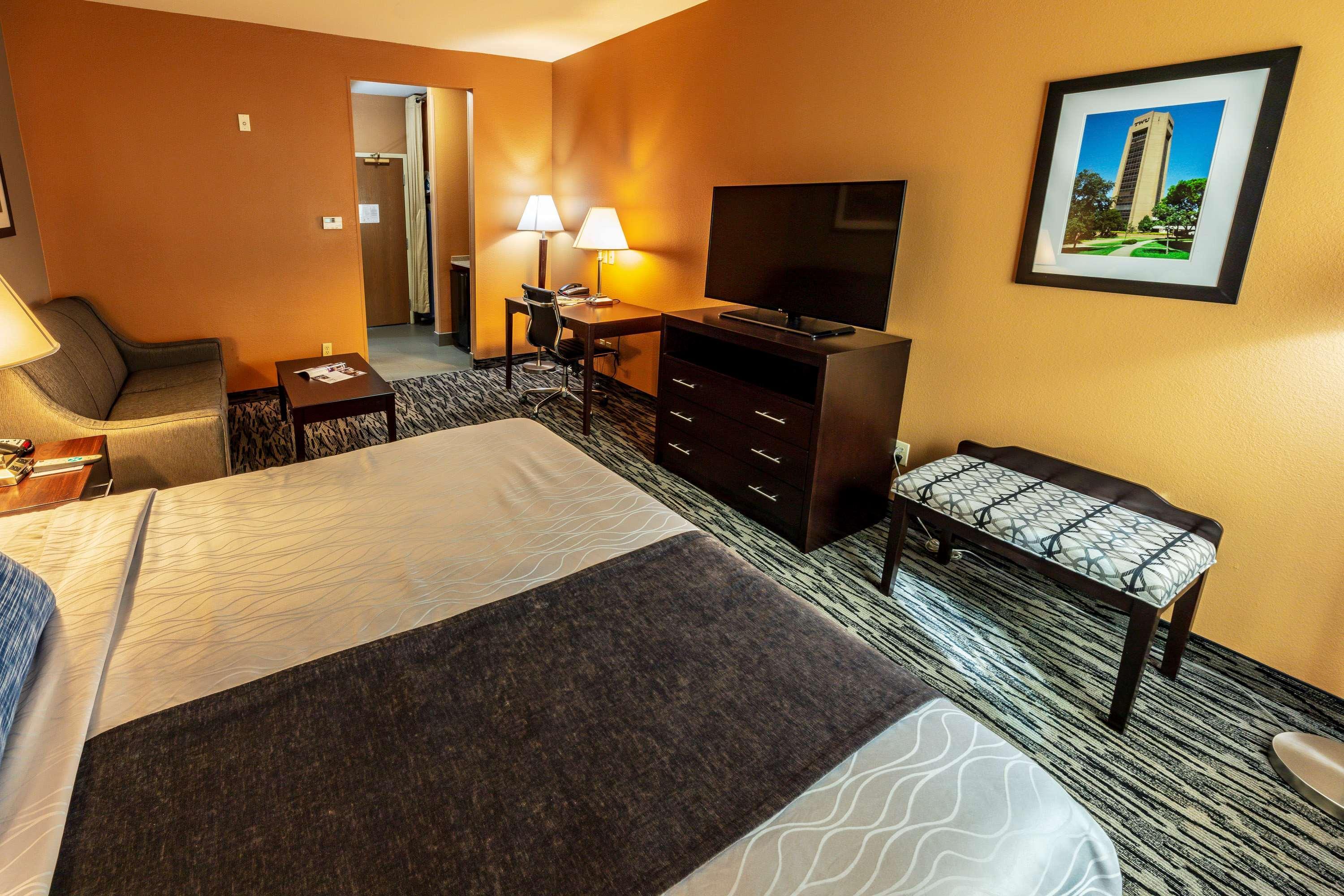 Western & Hotel