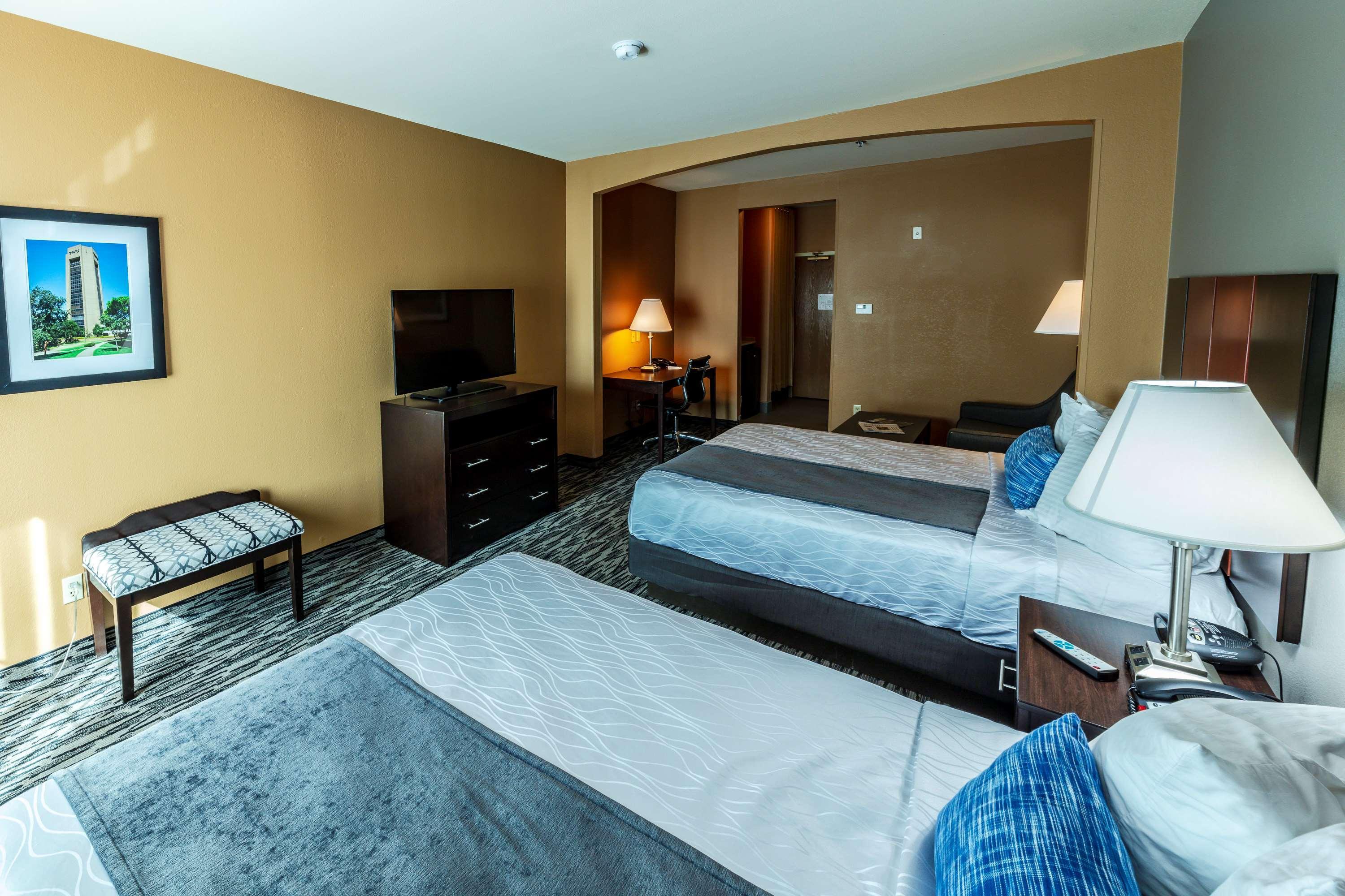 Western & Hotel 3*