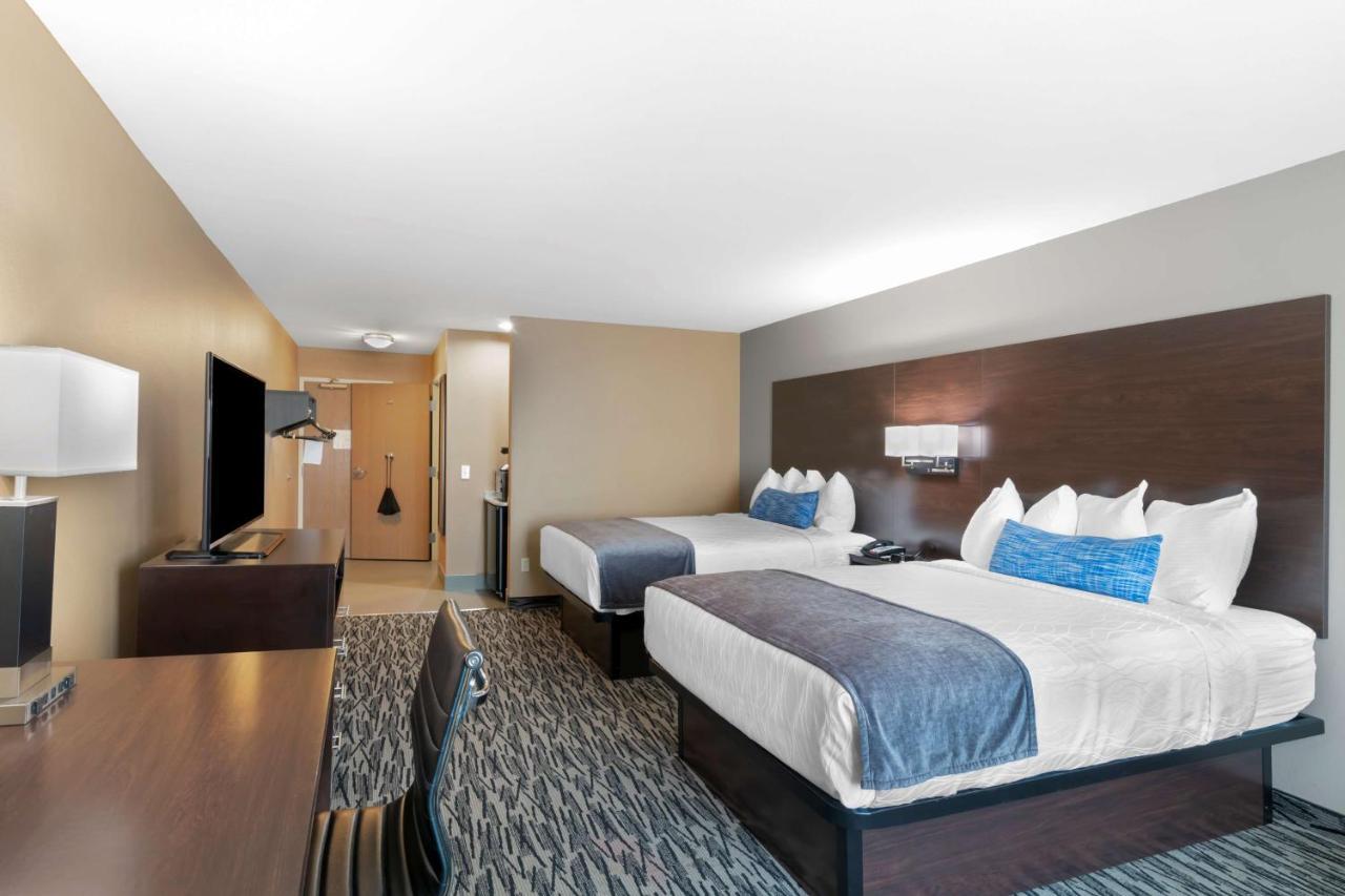 Hotel Western & Denton