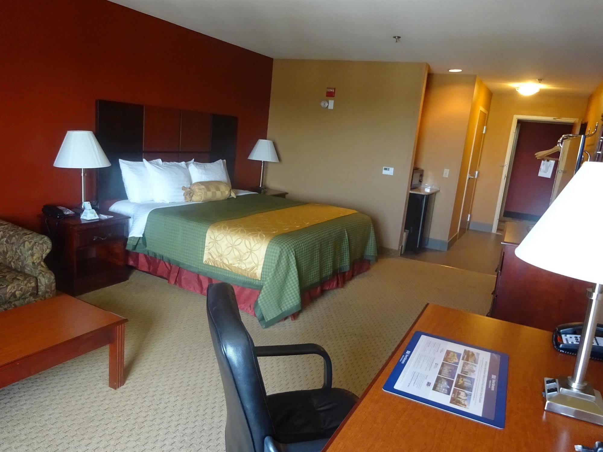 Western & Hotel